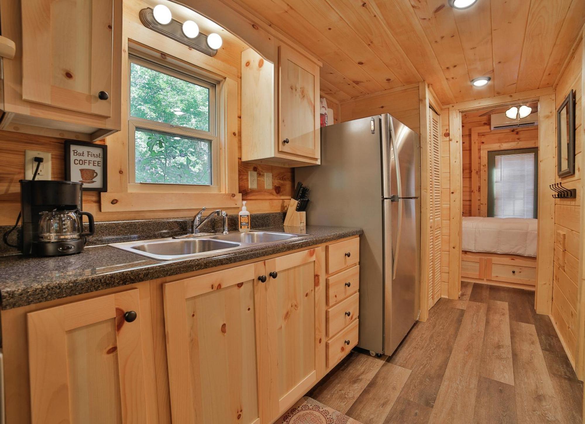 Tiny Cabin Village Private Hot Tub Lynda Cabin Τσαττανούγκα Εξωτερικό φωτογραφία